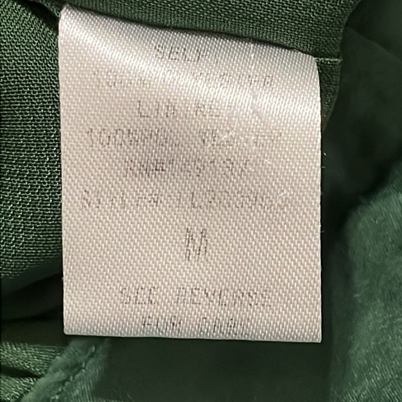 GREEN PLEATED WRAP TOP Women's Size Medium ACCORDION SLEEVES Blouse EUC - Picture 9 of 9